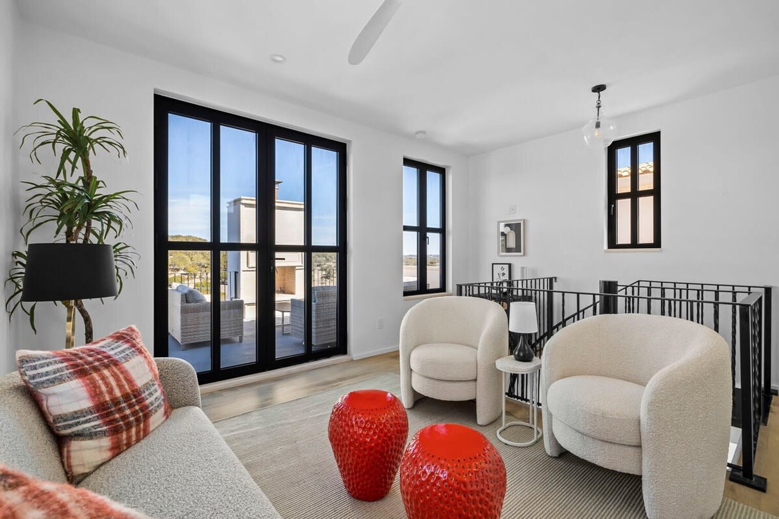 Building Photo - 2701 Bumble Bee Dr