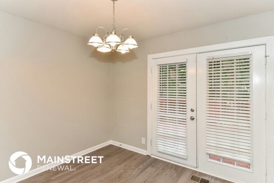 Building Photo - 2882 Green Trail Dr