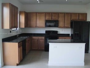 Building Photo - 655 NE 193rd St