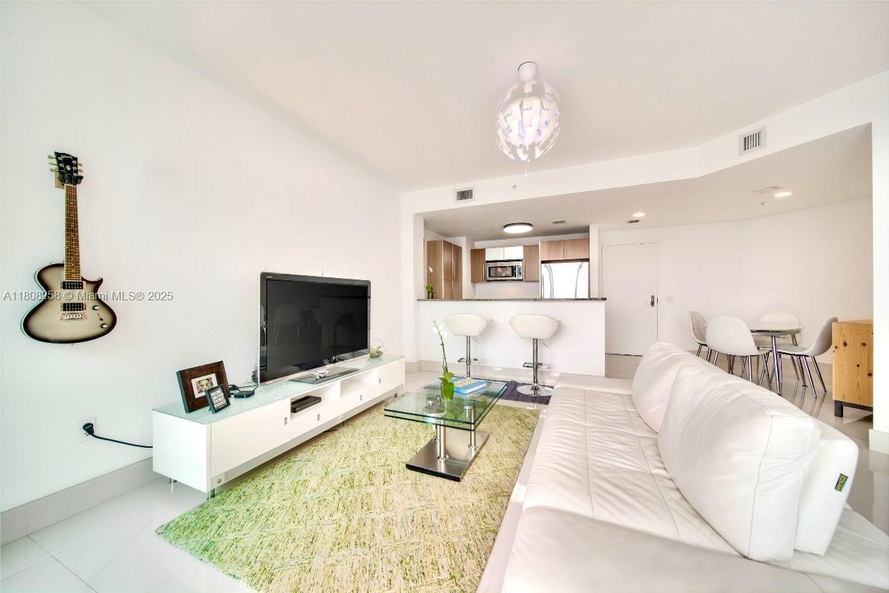 Building Photo - 300 S Biscayne Blvd