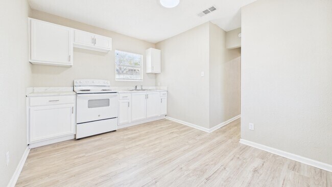 Building Photo - 2430 31st St