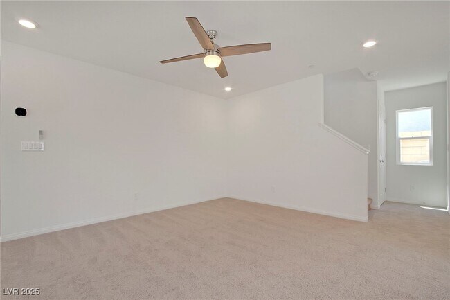 Building Photo - 8452 Vulturo Ave