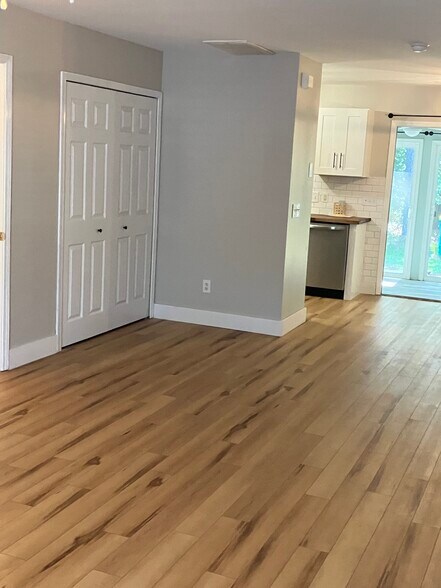 Living Room - 119 South St