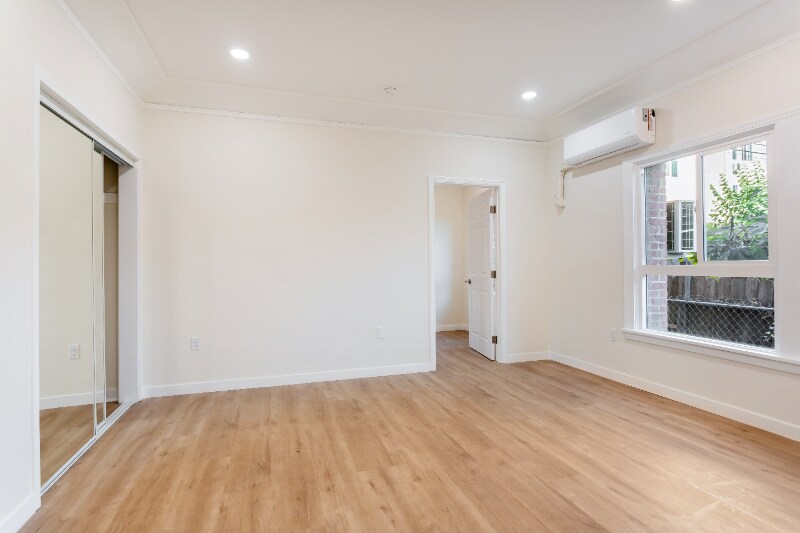 Building Photo - 5503 Romaine St