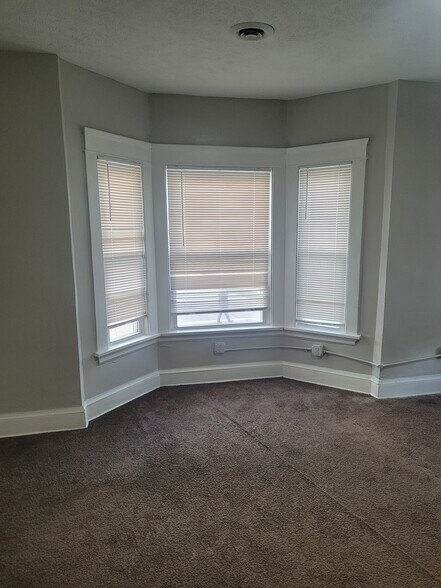 Bedroom - 9703 Denison Ave