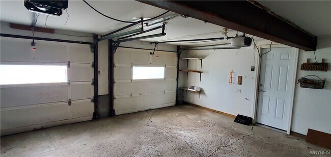 Building Photo - 35 Tomcyn Dr