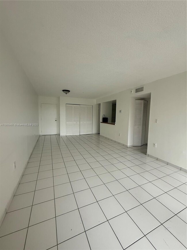 Building Photo - 802 NW 87th Ave