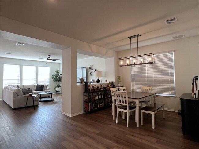 Building Photo - 13205 Nancy Reagan St