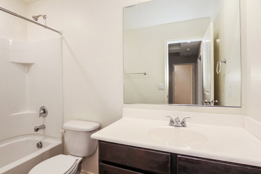 Building Photo - 25422 W Lamont Ave