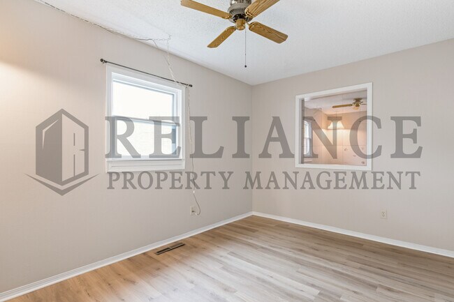 Building Photo - 913 N Wilbur Ln