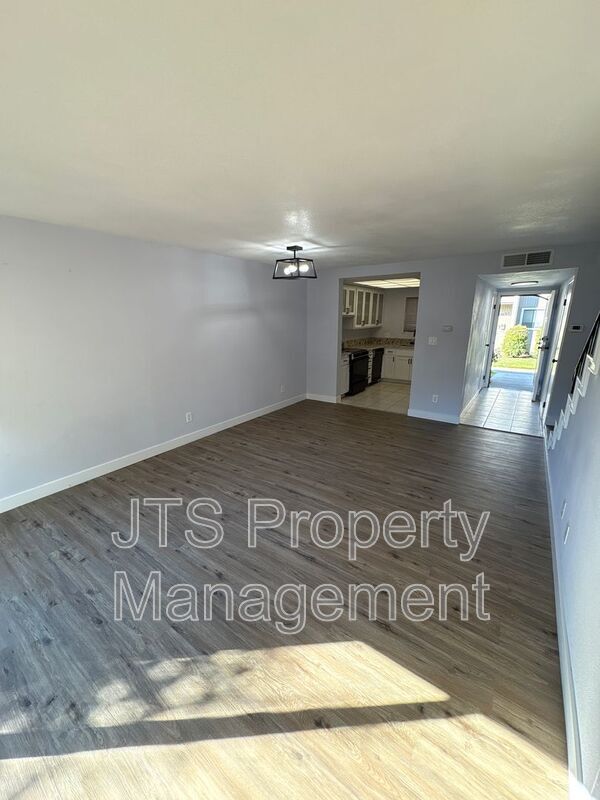 Building Photo - 45 Derow Ct