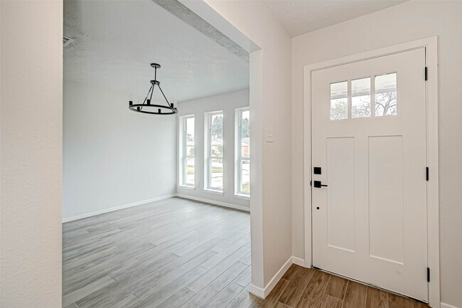 Building Photo - 2330 Grindstone Ln