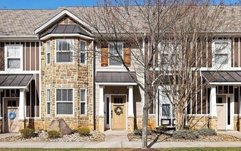 Building Photo - 3 Bedroom Townhome in Cornerstone