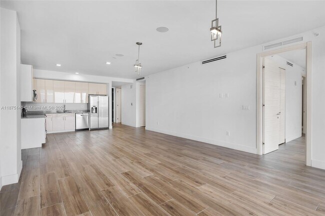 Building Photo - 3265 Bird Ave