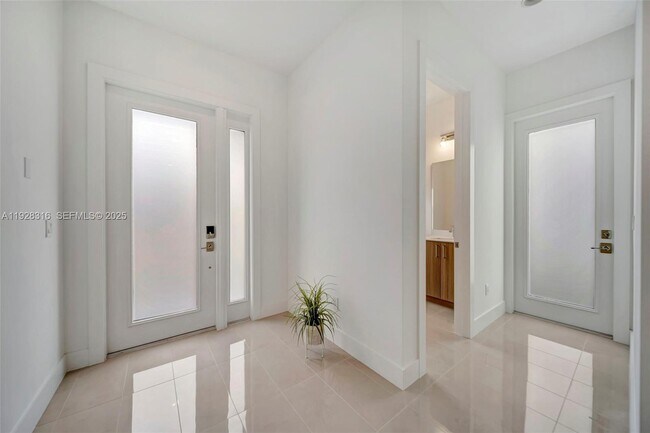 Building Photo - 1454 NW 23rd St