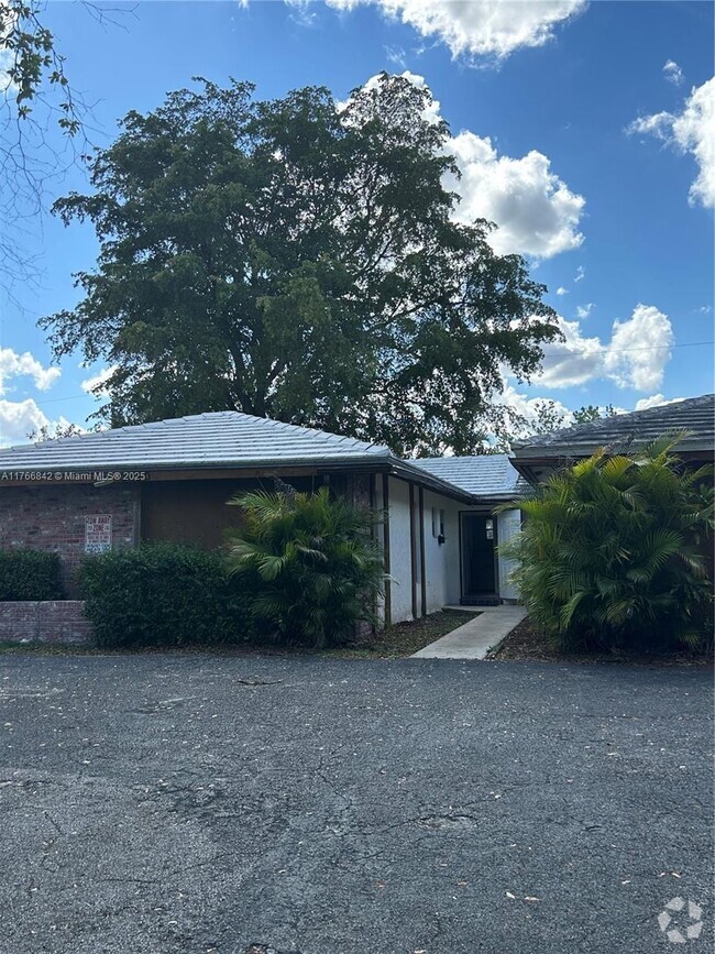 Building Photo - 3890 NW 79th Ave