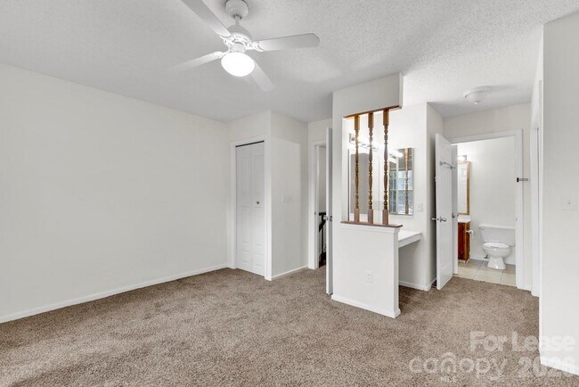 Building Photo - 630 Lex Dr