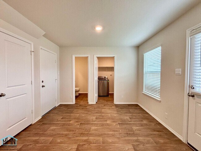 Building Photo - Welcome to Your Dream Home! A Stunning 2-s...