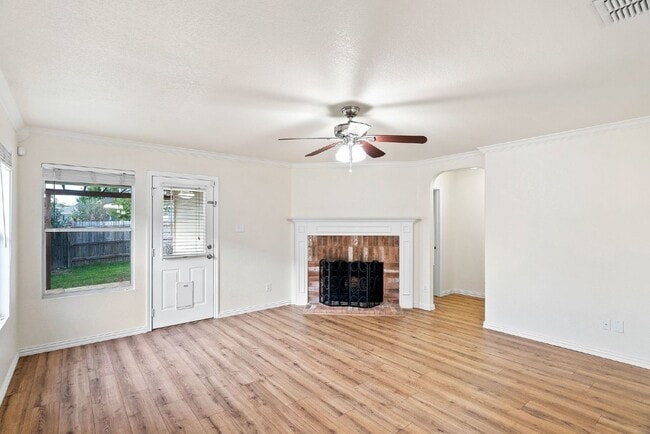 Building Photo - 911 Rustic Cactus