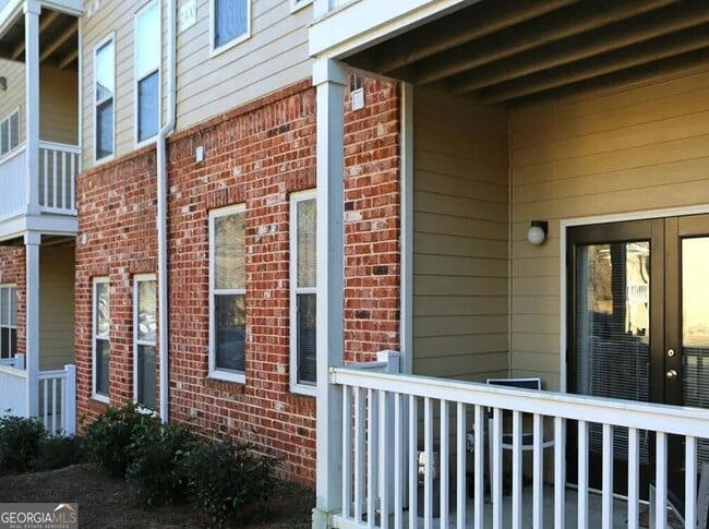 Building Photo - 1600 Blairs Bridge Rd