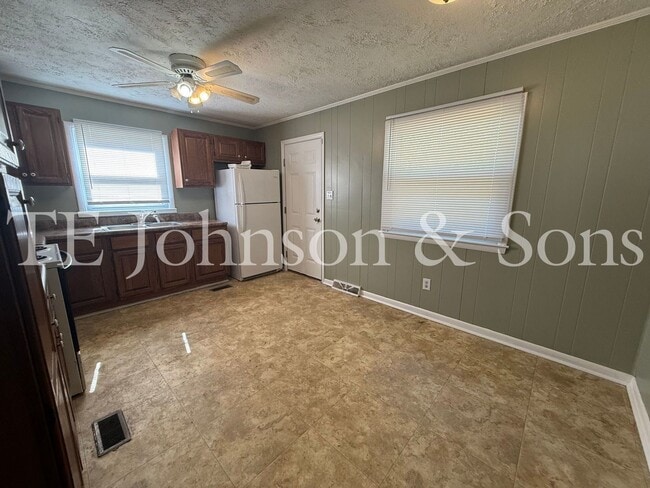 Building Photo - Charming 4 Bedroom in Winston Salem