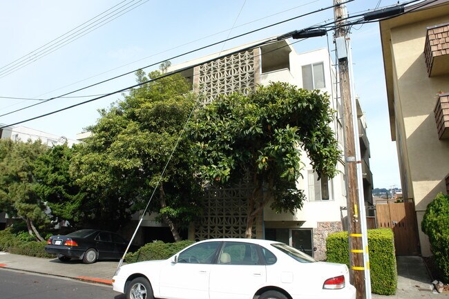 Building Photo - 411 Cornell Ave