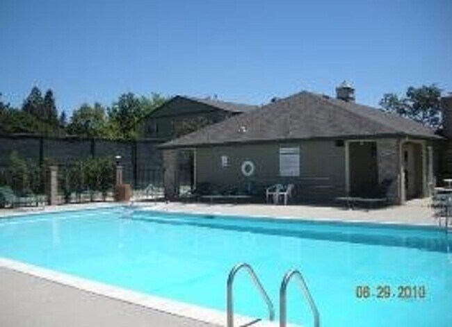 Building Photo - 4654 White Rock Cir