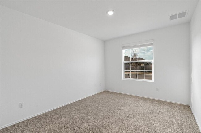 Building Photo - 245 Salt Springs Rd