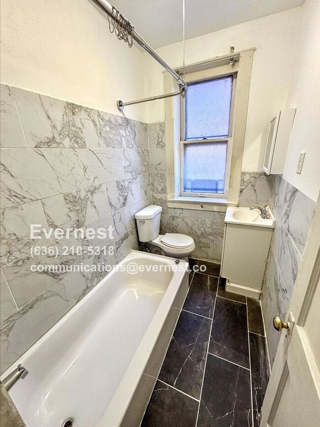 Building Photo - Charming 1-Bedroom, 1-Bathroom Apartment i...