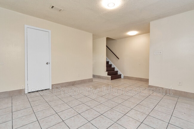 Building Photo - 6607 Brittmoore Rd