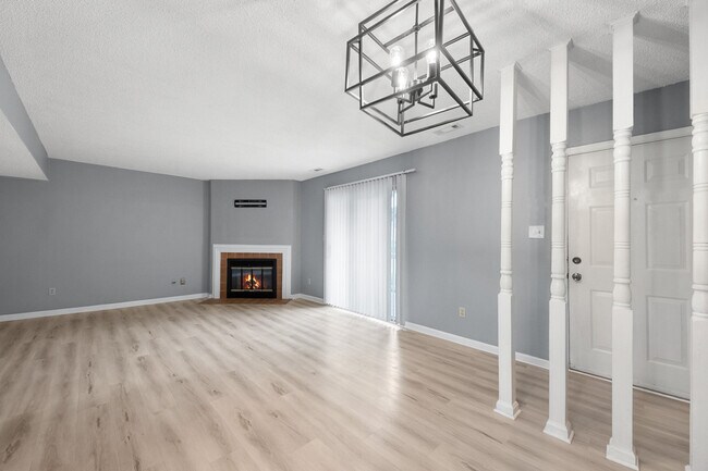 Building Photo - 8912 Cardinal Terrace