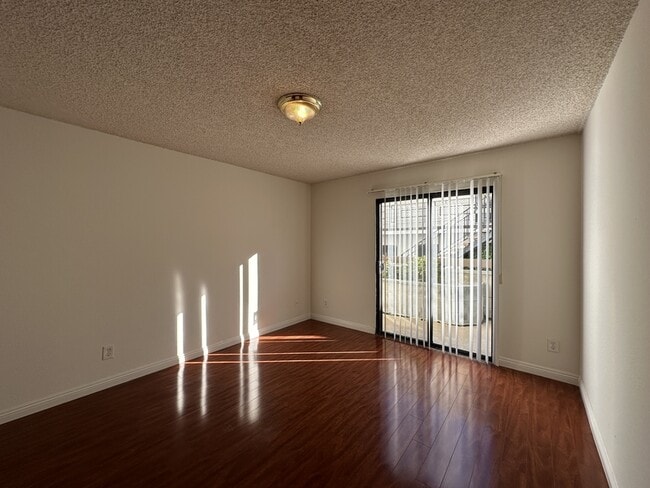 Building Photo - 1110 E Wilson Ave