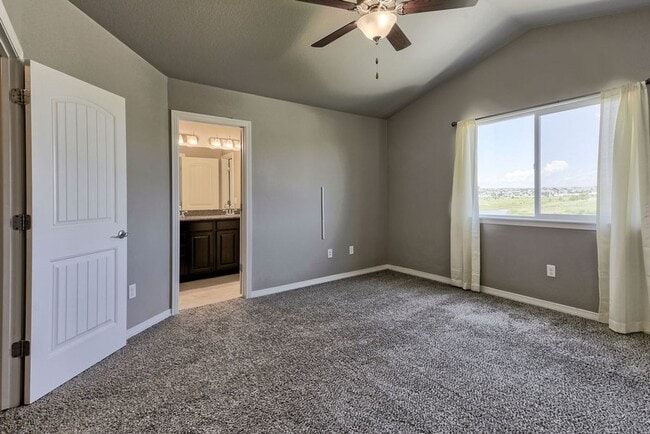 Building Photo - 1748 Ruddlesway Dr
