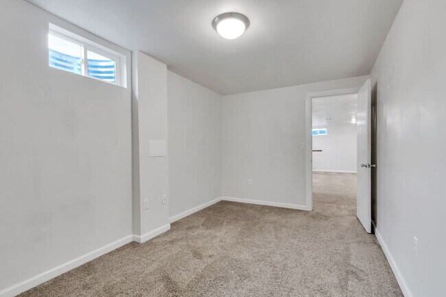 Building Photo - 7482 Beach Ct