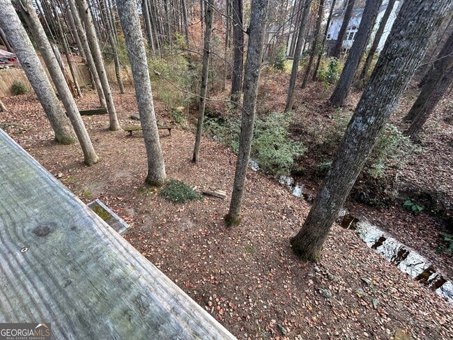 Building Photo - 240 White Pines Dr