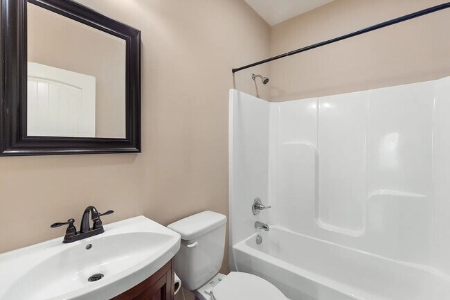 Building Photo - 157 Belle Chase Wy NE