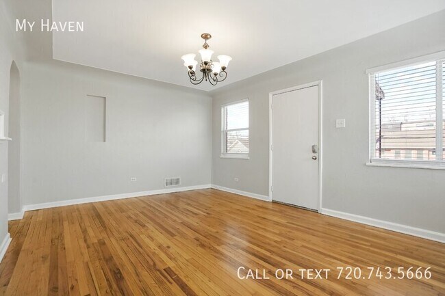 Building Photo - 2300 W 39th Ave