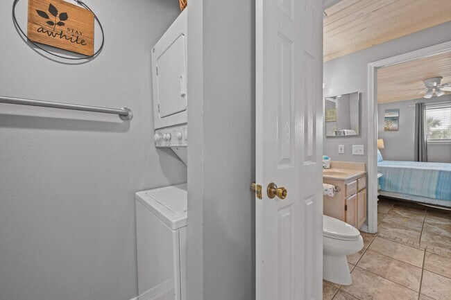 Building Photo - 3290 Scenic Hwy 98