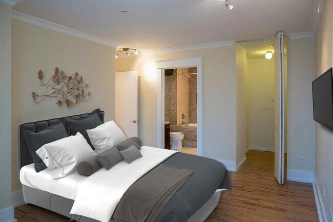 Building Photo - 400 N La Salle Dr