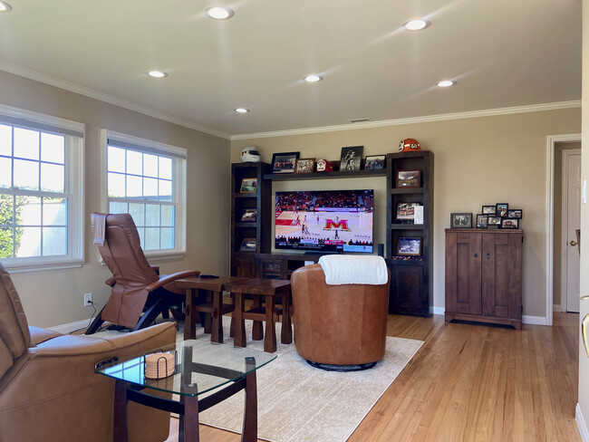 Living room - 21806 Redbeam Ave