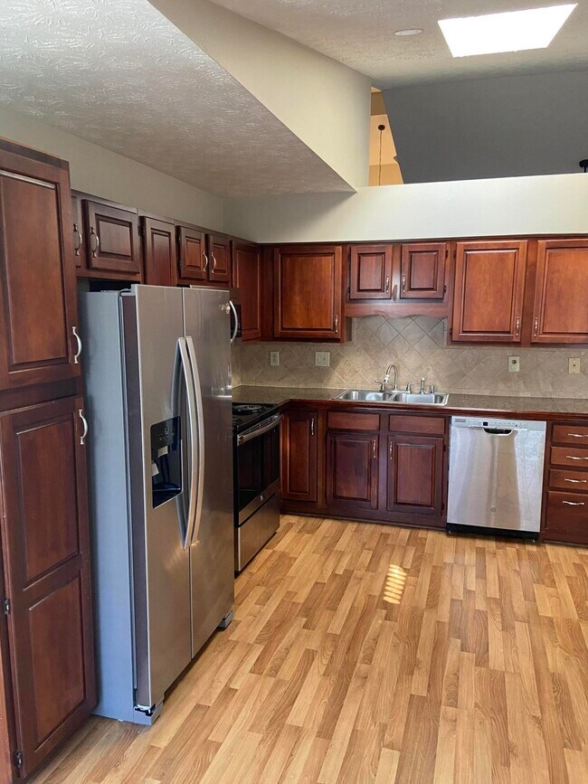 Building Photo - 3676 Cottage Cir