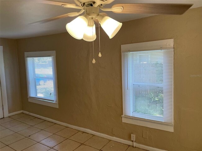 Building Photo - 2010 28th Ave N