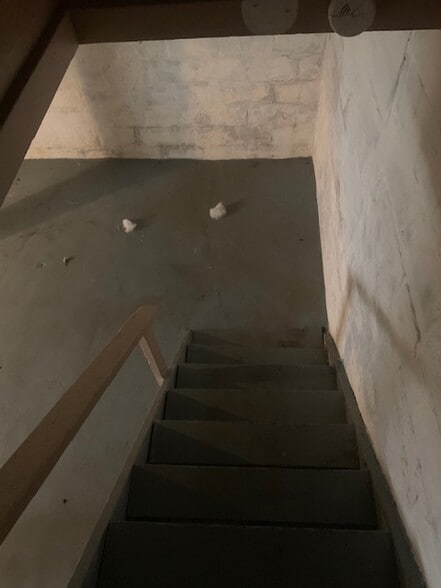 Building Photo - 1210 N Johnson St