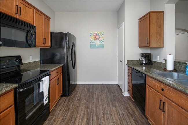 Building Photo - 2903 McLaren Dr