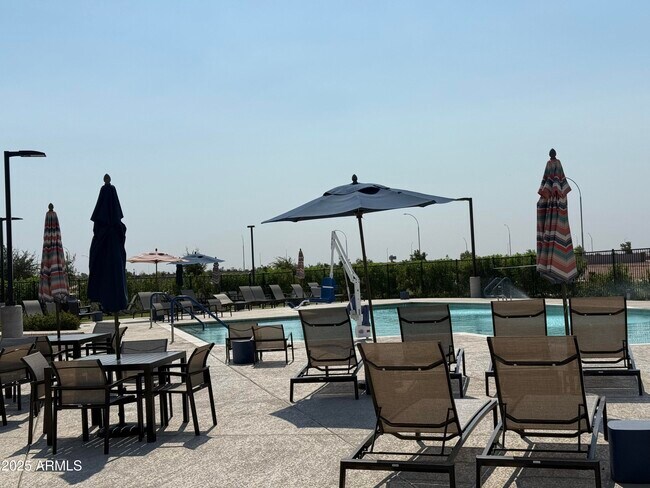 Building Photo - 9973 W Mitchell Ave