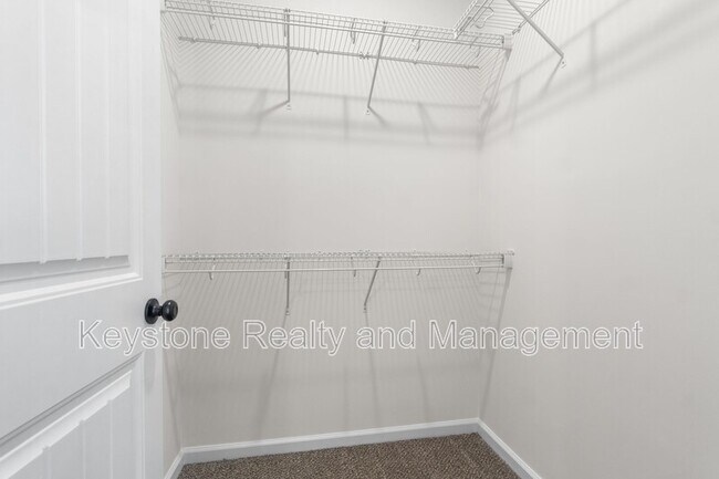 Building Photo - 109-B-109 E Johnson Cir