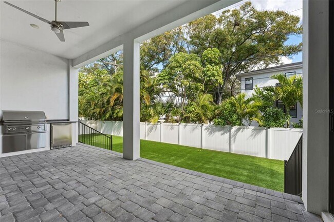 Building Photo - 481 W Davis Blvd