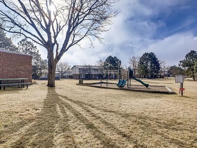 Building Photo - 13046 E Kansas Pl