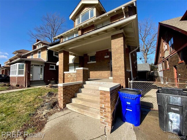 Building Photo - 2488 Virginia Park St