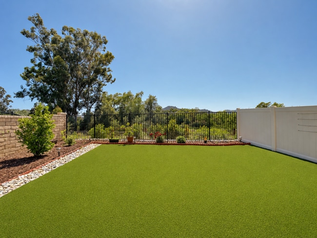 Building Photo - Beautiful and almost Brand New 3 Bedroom House in Citro, Fallbrook for Rent